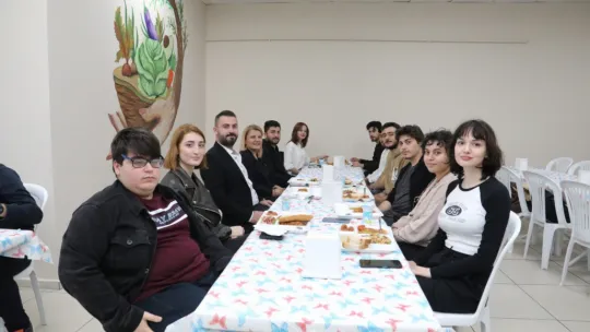 Üniversite öğrencilerine ücretsiz yemek