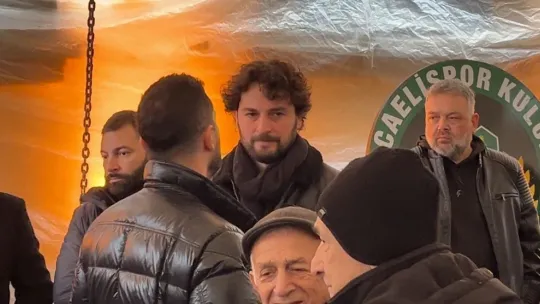 Ünlü oyuncunun babası İzmit'ten son yolculuğuna uğurlandı