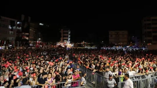 İzmit Göksel ile coştu