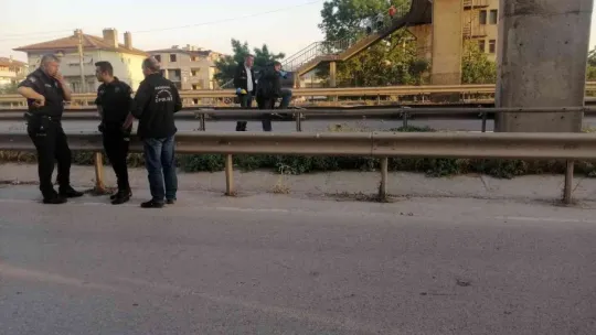 Üst geçitte silahlı saldırıya uğradı