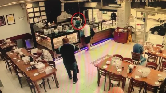 Usta yardımcısı tezgahtarı böyle kurtardı