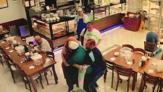 Usta yardımcısı tezgahtarı böyle kurtardı