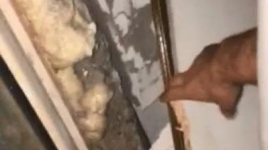 Uyuşturucu ticaretinden 12 yıl ceza aldı, tahtalar arasında böyle yakalandı