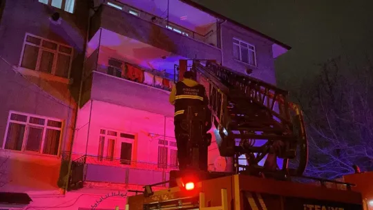 Uyuyakalan afacanlar şehri birbirine kattı