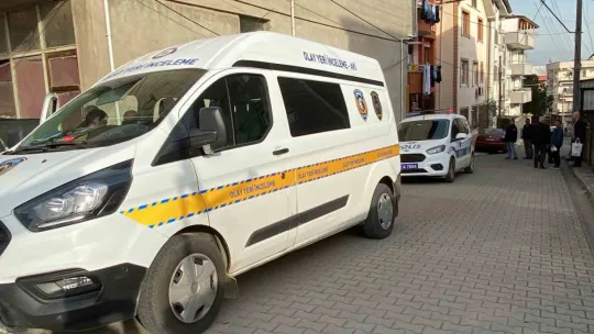 Üzerine duvar yıkılan çocuk hayatını kaybetti