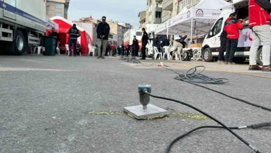 Uzman ekipler, Gebze'de yerin altını inceliyor