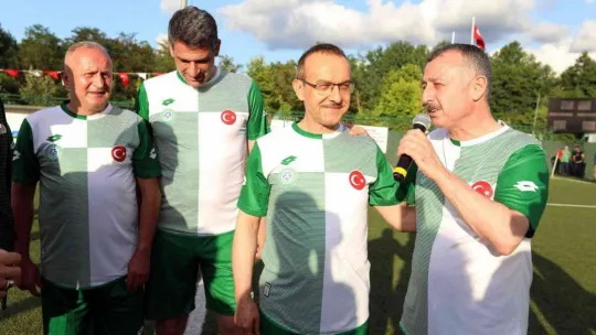 Protokol üyeleri sahaya indi