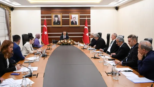 'Devletinize ve onu yönetenlere güvenin'