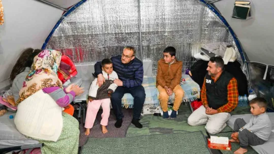 Vali Yavuz bayramı deprem bölgesi Kahramanmaraş'ta geçiriyor