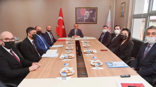 Vali Yavuz'dan Gençlik ve Spor İl Müdürlüğü'ne ziyaret