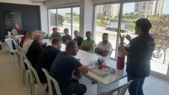 Vatandaşlar yangına müdahaleyi öğrendi