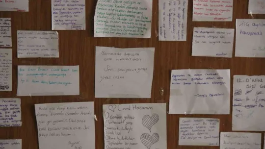 Vefat eden öğretmene öğrencilerden 'vefa' örneği