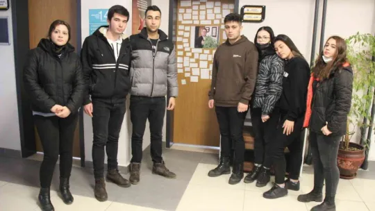 Vefat eden öğretmene öğrencilerden 'vefa' örneği