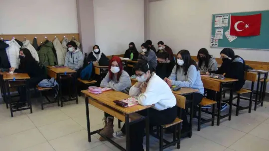 Vefat eden öğretmene öğrencilerden 'vefa' örneği