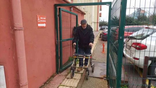 Vicdansızlığın böylesi: Akülü sandalye almak isteyen yaşlı adam dolandırıldı