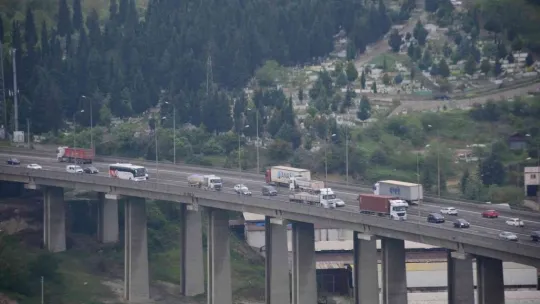 Viyadük ve rampalarda bayram trafiği yoğunluğu