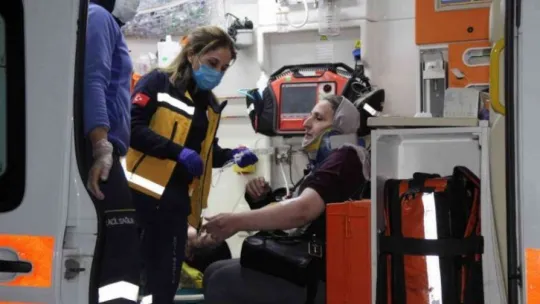 Yabancı turistlerin gezintisi faciayla bitti: 1 ölü, 2 yaralı!