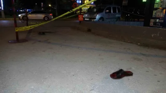 Yabancı uyruklu grubun bıçaklı kavgasında kan aktı