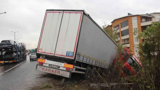 Yağış kazayı beraberinde getirdi!