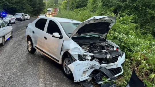 Yağışlı hava kazayı beraberinde getirdi: 6 yaralı