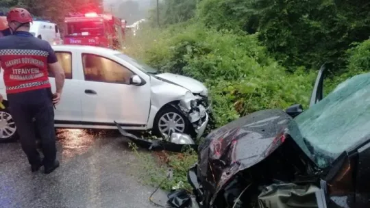 Yağışlı hava kazayı beraberinde getirdi: 6 yaralı