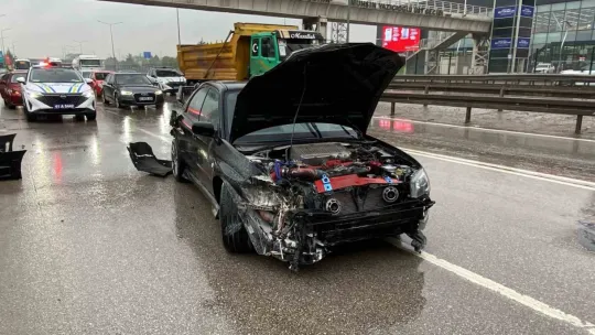 Yağmur kazayı beraberinde getirdi