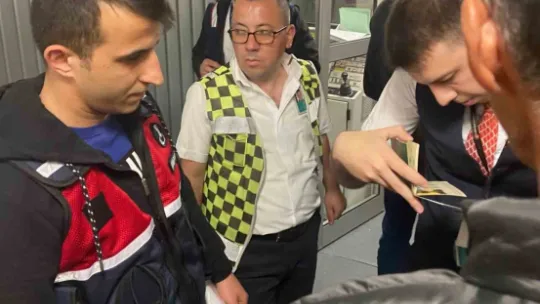 Yakalanan 20 düzensiz göçmen sınır dışı edildi