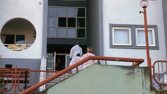 Yakınları tarafından evinde ölü bulundu