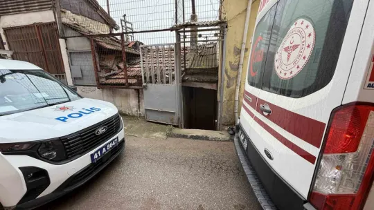 İzmit'te yalnız yaşadığı evinde ölü bulundu
