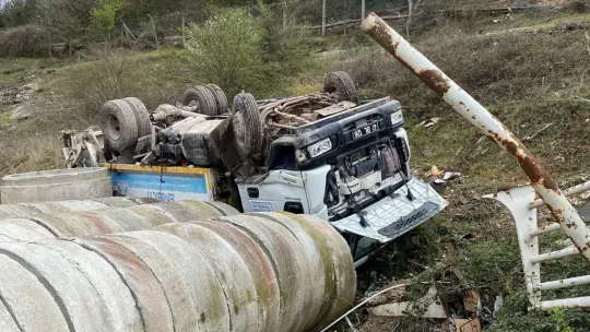 Çöp kamyonundan dışarıya fırladı