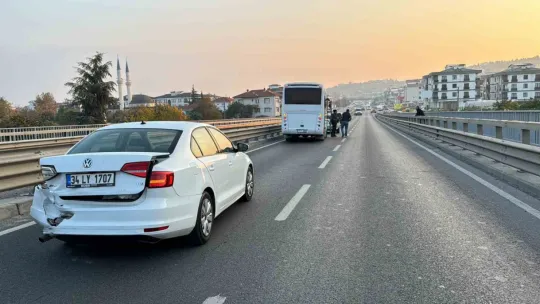 Yalova İzmit yolunda 5 araçlı zincirleme kaza: 4 yaralı