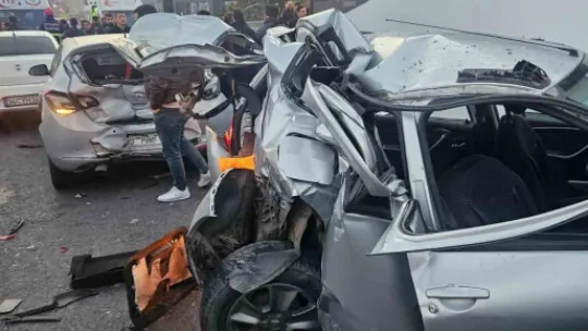 Yalova İzmit yolunda 5 araçlı zincirleme kaza: 4 yaralı