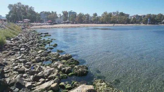 Deniz suyu 5 metre çekildi