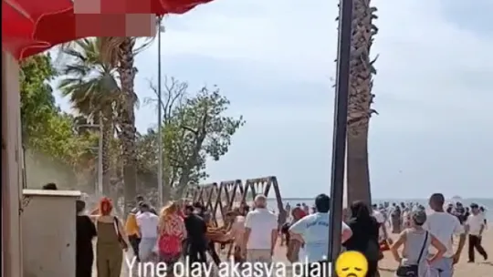 Denizde boğulma tehlikesi geçiren çocuğu vatandaşlar kurtardı