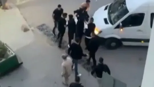 Yan bakma kavgası kanlı bitti