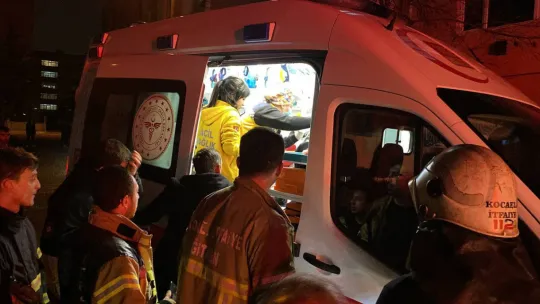 İzmit'te 3 kişi parlayan ateşte yandı