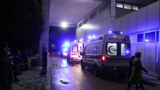 İzmit'te 3 kişi parlayan ateşte yandı