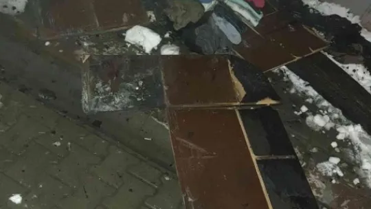 Yanan ayakkabılık bina sakinlerini sokağa döktü