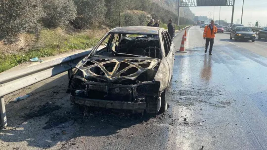 Yardım etmek için durmaya çalışan tıra çarptı: Yaralılar var
