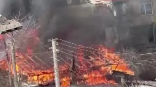 Yangın faciası: Baba ve oğlunun evleri küle döndü