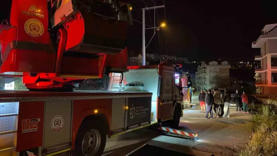 Yangın ihbarına geldiler, boş ev ile karşılaştılar