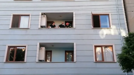 Yangın paniği sosyal mesafeyi unutturdu