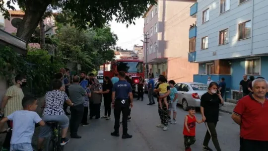 Yangın paniği sosyal mesafeyi unutturdu