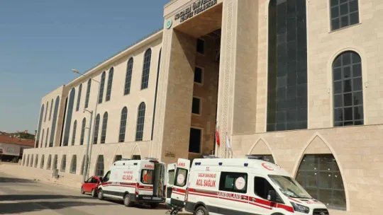 Metrelerce yükseklikteki merdivenlerden yere çakıldılar