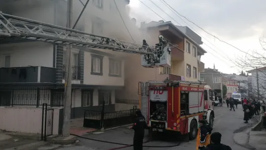 Yangında mahsur kalan özel birey kurtarıldı