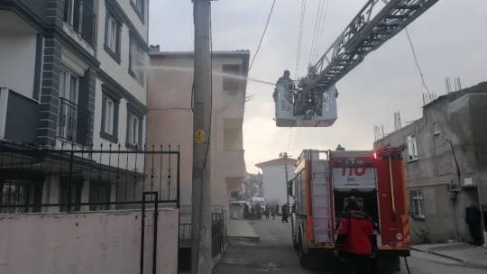 Yangında mahsur kalan özel birey kurtarıldı