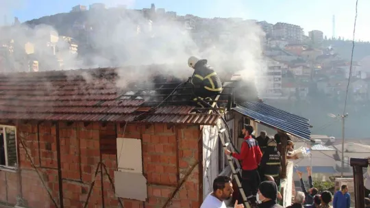 Hayvanları yangında telef oldu: Gözyaşlarına boğuldu