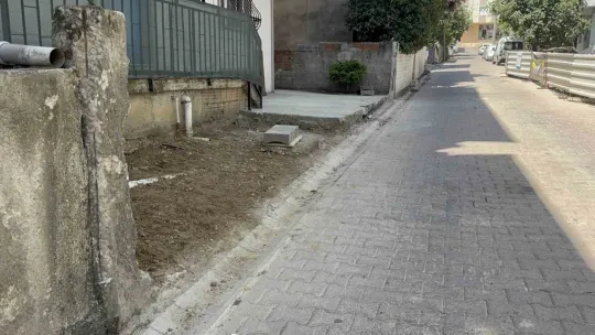 Yardım istedi, az kalsın otomobilinden oluyordu