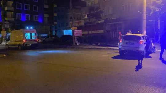 Yarış yapanlara çarpmamak için elektrik direğine çarptı