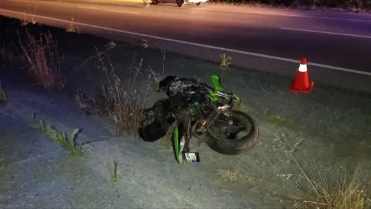 Karasu'da yarış yaparken motosikletler paramparça oldu: 1 ölü